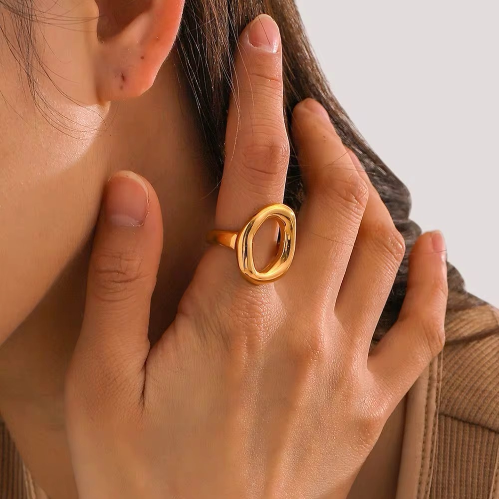 SIZE 8 | 18K Gold Plated Irregular Chunky Oval Hollow Ring - Picture 2 of 7